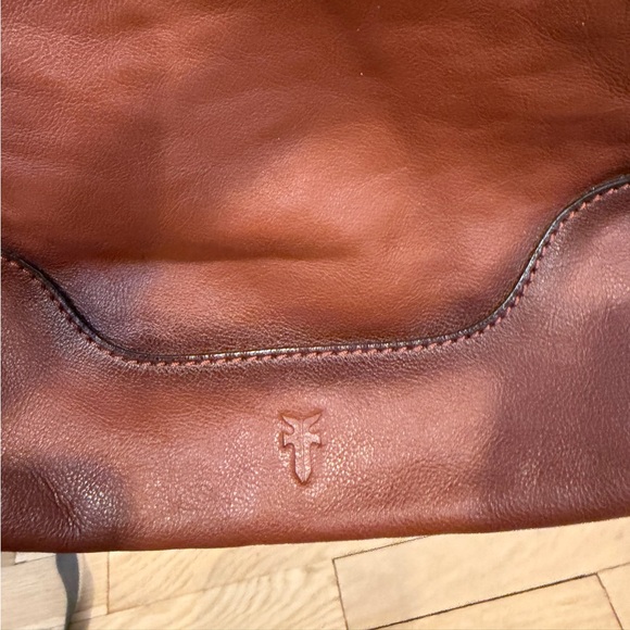 100% leather Frye shoulder bag/tote hobo bag cognac brown - Picture 8 of 8